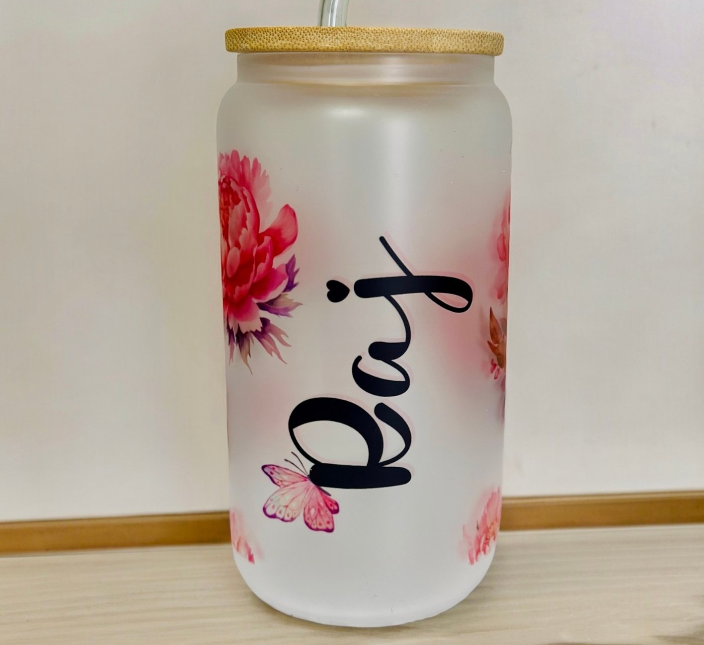 Tumbler with floral design and customised name of you own.